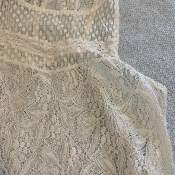 Woman Top - Picture 4 of 4